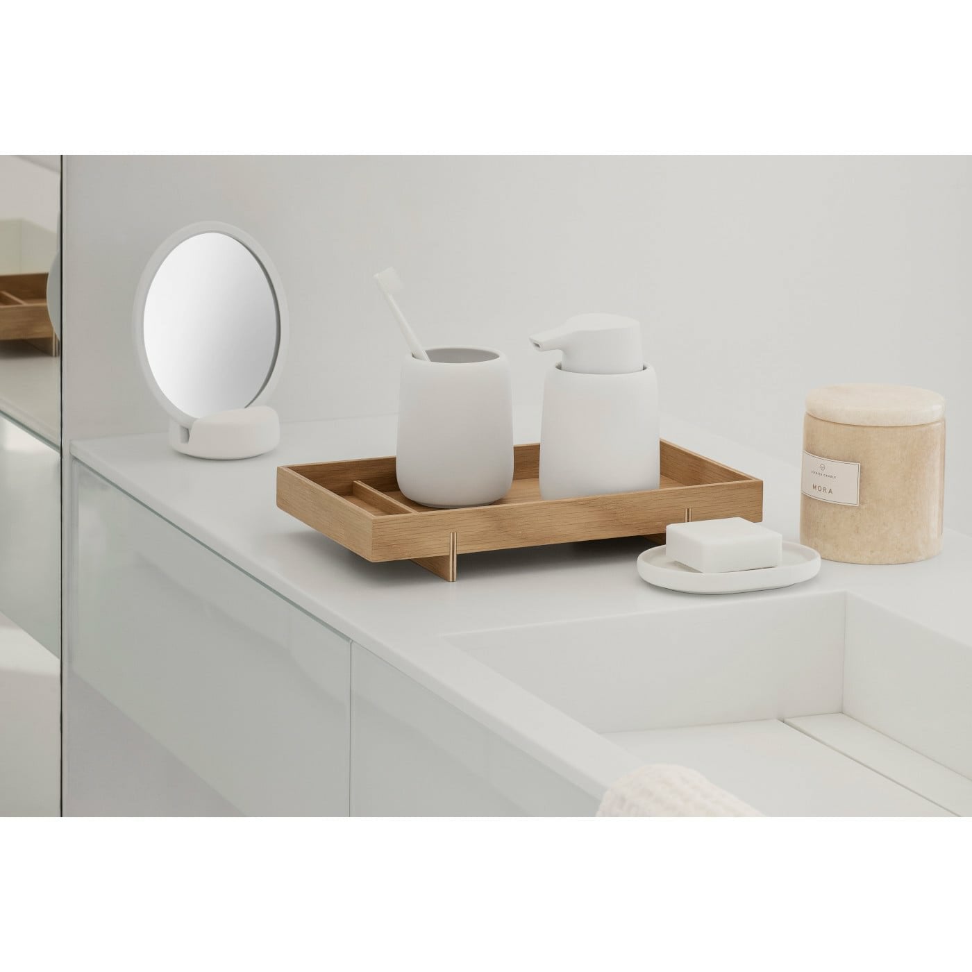 blom6627white