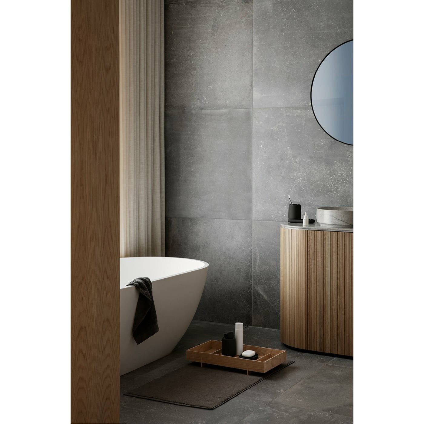 blom662black